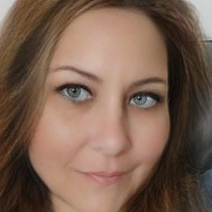 Meet your Posher, Cassandra